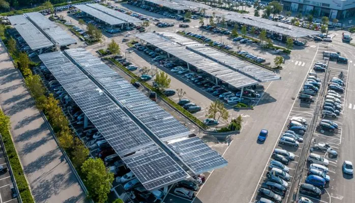 Stationnement et panneaux solaires : quelles obligations restent en vigueur ?